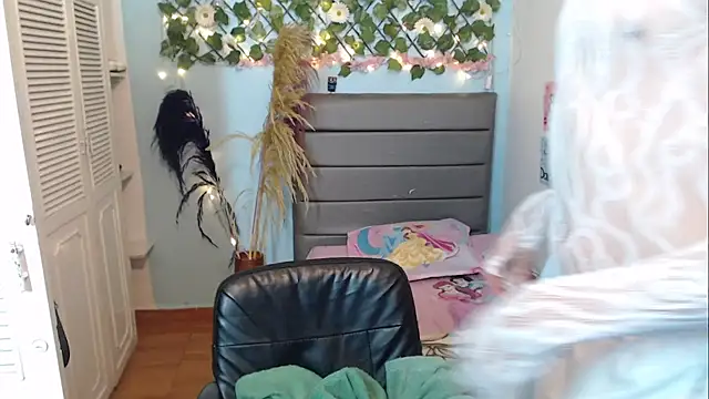 catherin foxxx online show from November 2025 07:41:02 PM