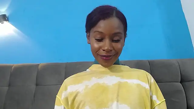 Aliis Love online show from November 2025 10:58:02 AM