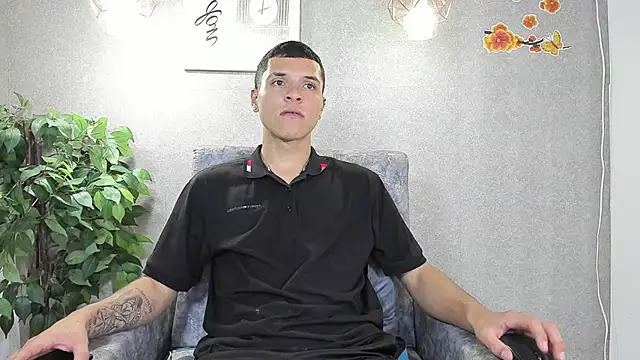 damian vega13 online show from November 2025 05:39:02 PM