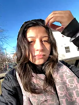 SaintNina online show from December 2025 06:35:02 PM