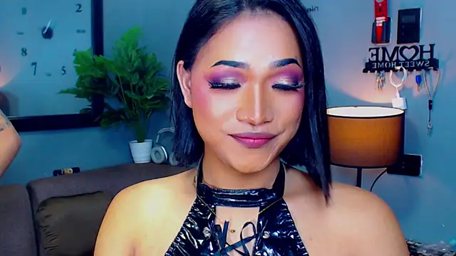 Snapshot of GwennGoddess chatting on November 2025 08:20:02 AM GwennGoddess online show from November 2025 08:20:02 AM