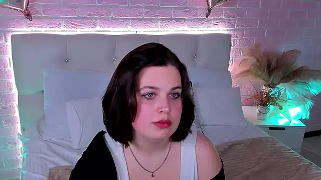 Rebecca  Moon online show from November 2025 04:44:01 AM