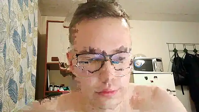 Yminoske online show from November 2025 01:44:01 PM