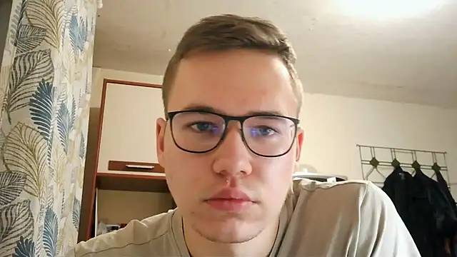 Yminoske online show from November 2025 02:32:01 PM