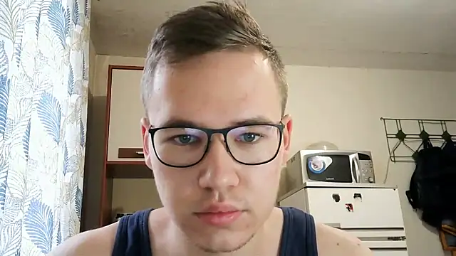 Yminoske online show from November 2025 04:11:02 AM