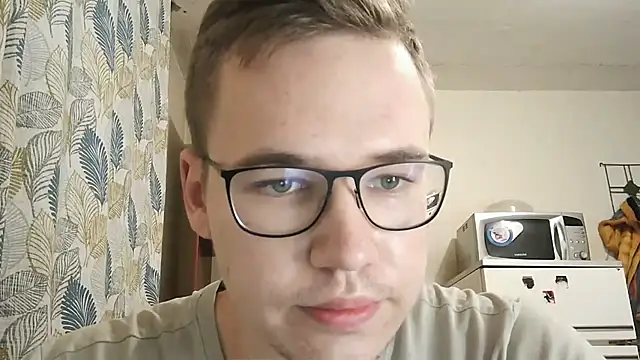 Yminoske online show from November 2025 12:49:01 PM