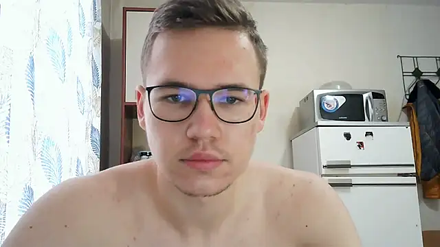 Yminoske online show from November 2025 04:57:01 AM