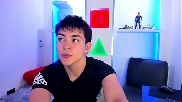 Valentin X online show from November 2025 08:08:02 PM