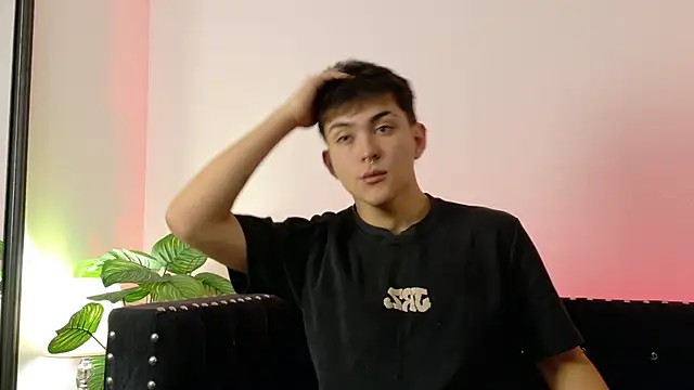 Valentin X online show from December 2025 04:18:02 AM