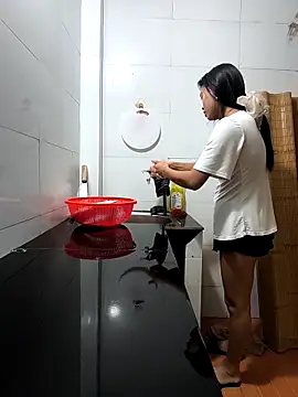 Lynly k2 online show from March 2026 12:52:02 PM