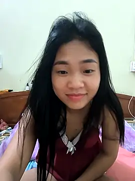 Lynly k2 online show from April 2026 12:12:01 PM