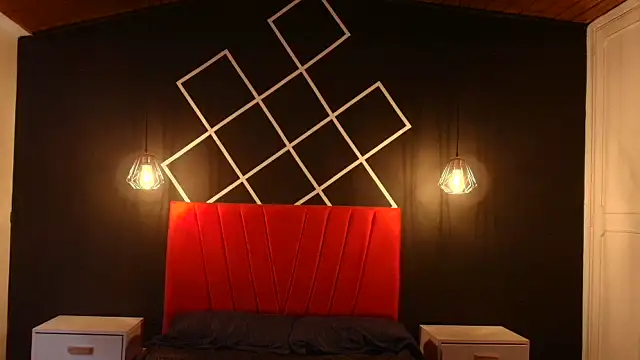 Logan Chloe online show from November 2025 12:59:03 PM