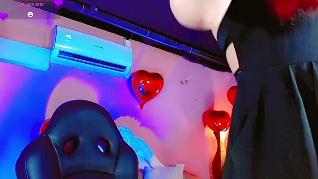 Snapshot of AnnaRouseQueen chatting on February 2026 08:37:01 PM AnnaRouseQueen online show from February 2026 08:37:01 PM