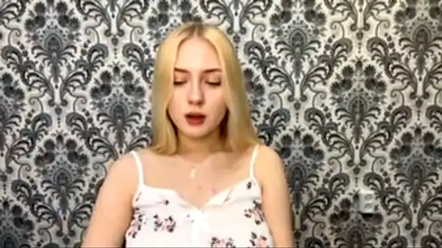 PhebeHals online show from November 2025 02:27:02 PM