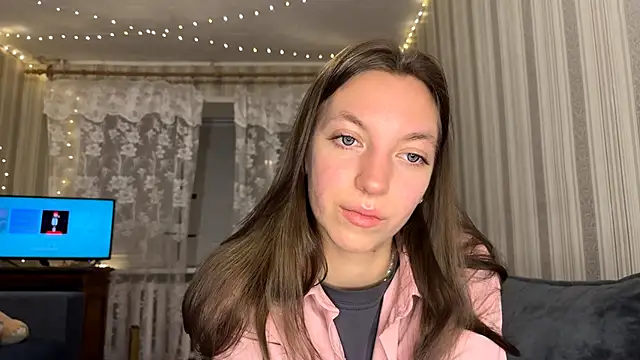 CarliBatas online show from November 2025 04:19:02 PM