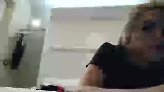 ESTRELLABERECHUCKY online show from April 2026 07:11:02 PM