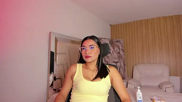 katemooss  online show from November 2025 12:16:02 PM