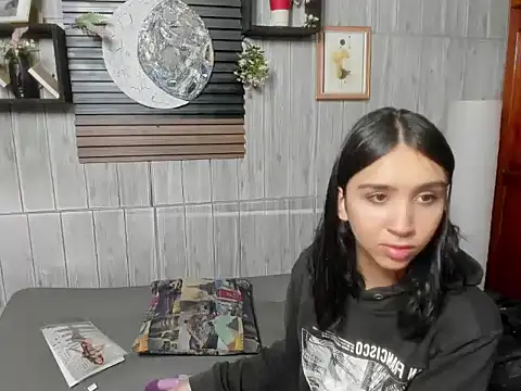 Melany 27 online show from December 2025 01:40:02 PM