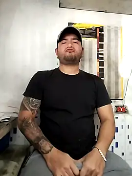 JHONNYACA28 online show from December 2025 06:06:01 PM