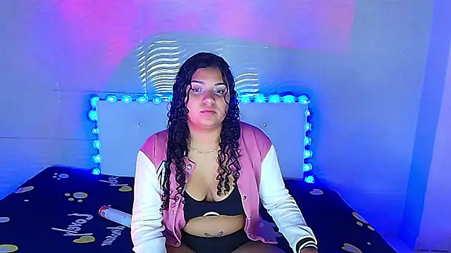 CurlyAliccia  online show from November 2025 11:54:01 PM