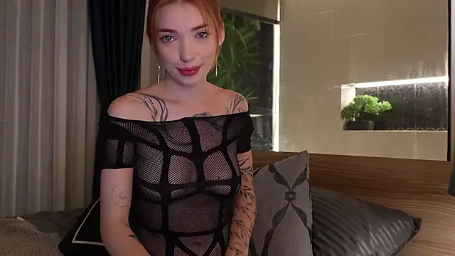 Snapshot of LinaaVelle chatting on July 2026 10:47:01 PM LinaaVelle online show from July 2026 10:47:01 PM
