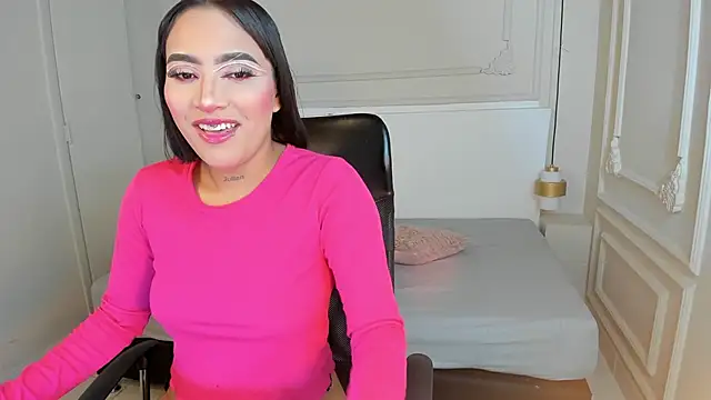 DominikEmber online show from November 2025 07:14:01 PM