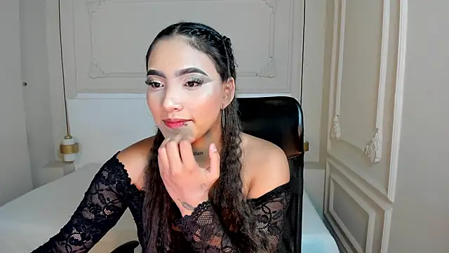 DominikEmber online show from November 2025 07:58:01 PM