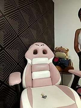 VirginPussyAnita18 online show from November 2025 07:46:02 PM