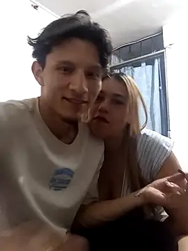 Snapshot of xXAndreyAndMariaXx chatting on November 2025 12:11:02 AM xXAndreyAndMariaXx online show from November 2025 12:11:02 AM