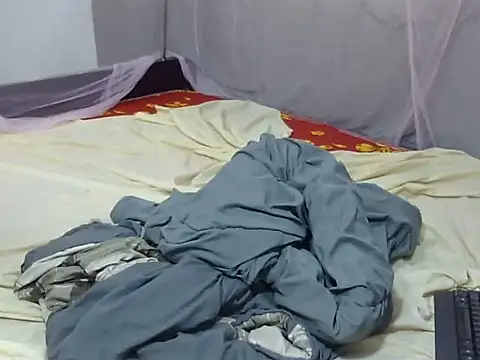 Prettyy pussie online show from November 2025 02:26:01 PM