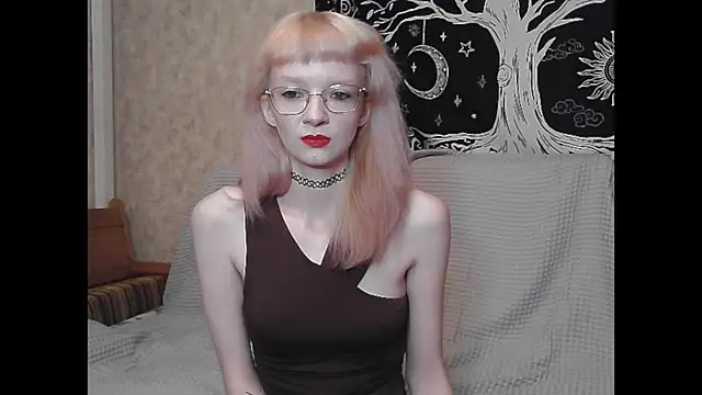 LixLee online show from November 2025 06:30:01 PM