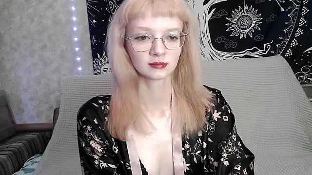 LixLee online show from November 2025 12:02:02 AM