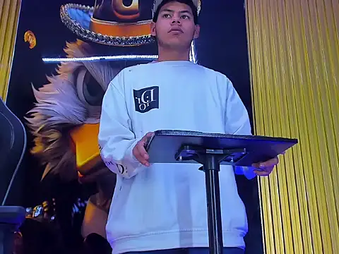 Tommy bigcock19 online show from November 2025 12:16:01 PM