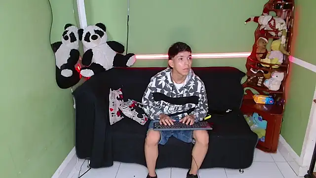 Snapshot of maxsexdick chatting on December 2025 05:51:02 PM maxsexdick online show from December 2025 05:51:02 PM