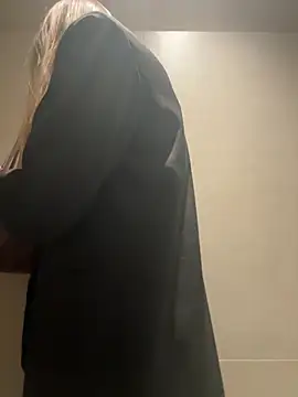 SashaCatt online show from November 2025 07:40:01 AM