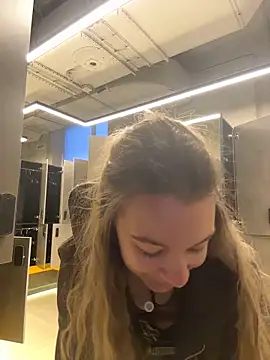 Snapshot of SashaCatt chatting on February 2026 06:01:01 AM SashaCatt online show from February 2026 06:01:01 AM