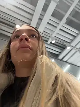 Snapshot of SashaCatt chatting on February 2026 09:02:01 AM SashaCatt online show from February 2026 09:02:01 AM