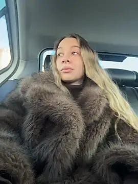 Snapshot of SashaCatt chatting on February 2026 07:04:01 AM SashaCatt online show from February 2026 07:04:01 AM