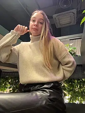 Snapshot of SashaCatt chatting on February 2026 07:51:01 AM SashaCatt online show from February 2026 07:51:01 AM