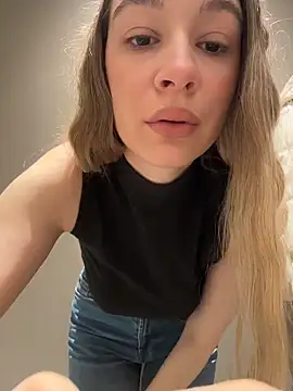 Snapshot of SashaCatt chatting on February 2026 07:48:01 AM SashaCatt online show from February 2026 07:48:01 AM