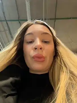 Snapshot of SashaCatt chatting on March 2026 08:38:01 AM SashaCatt online show from March 2026 08:38:01 AM