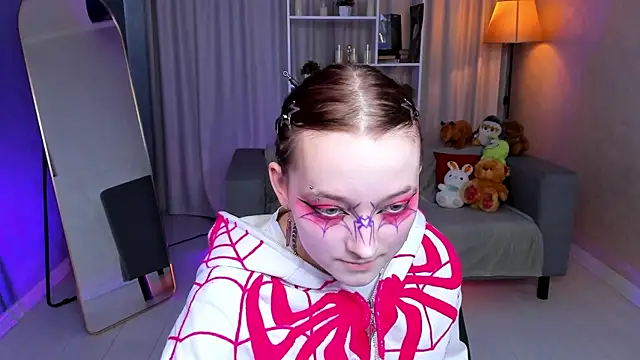 LauraKelley online show from November 2025 09:32:01 AM