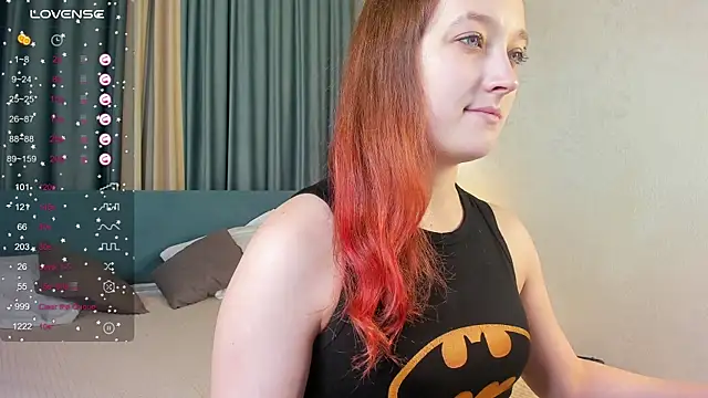 LauraKelley online show from November 2025 10:37:02 AM