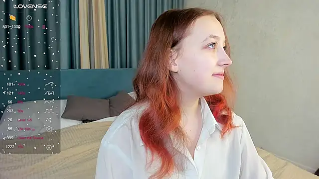 LauraKelley online show from November 2025 10:04:01 AM