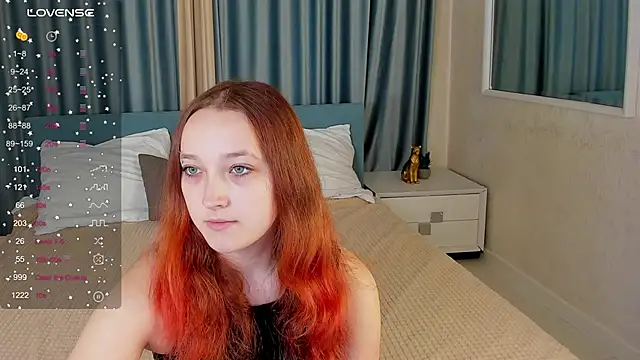 LauraKelley online show from November 2025 08:28:01 AM