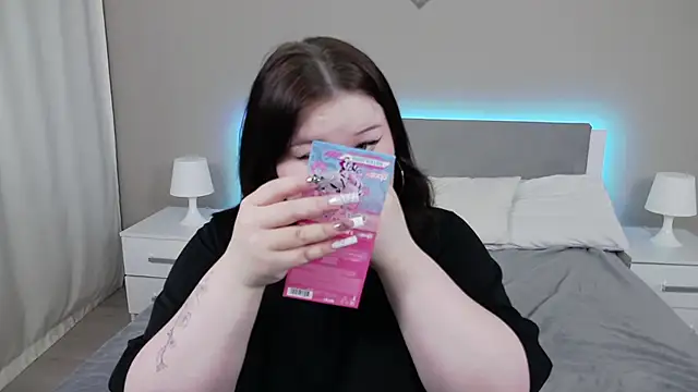 Snapshot of EvaNova_ chatting on November 2025 04:29:02 AM EvaNova online show from November 2025 04:29:02 AM