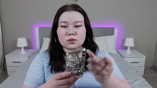 Snapshot of EvaNova_ chatting on November 2025 04:23:02 AM EvaNova online show from November 2025 04:23:02 AM