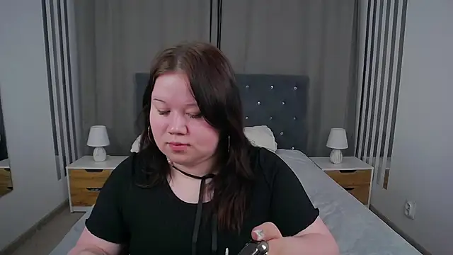 Snapshot of EvaNova_ chatting on November 2025 04:24:02 AM EvaNova online show from November 2025 04:24:02 AM