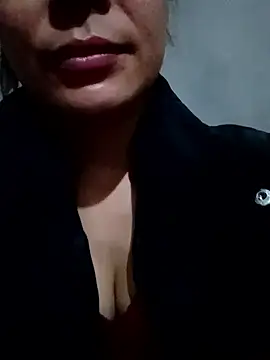 Lyla john online show from January 2026 05:13:02 AM