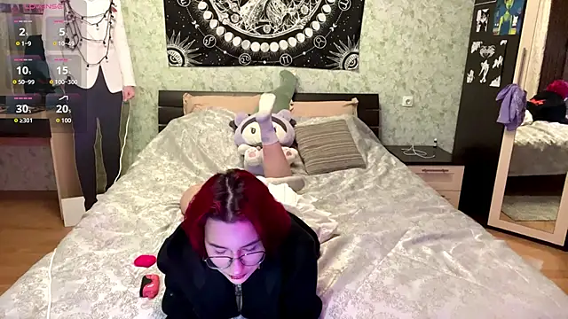 Snapshot of TheaMacrae chatting on November 2025 03:05:02 PM TheaMacrae online show from November 2025 03:05:02 PM